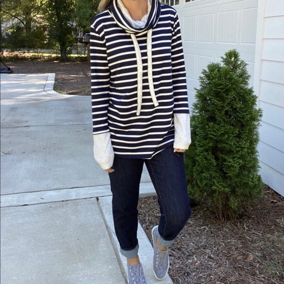 EUC Hailey and Co navy and white stripe sweatshirt tunic size small - Picture 1 of 2